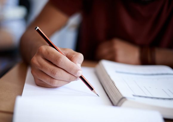 4-1-580x410 Student’s language Courses